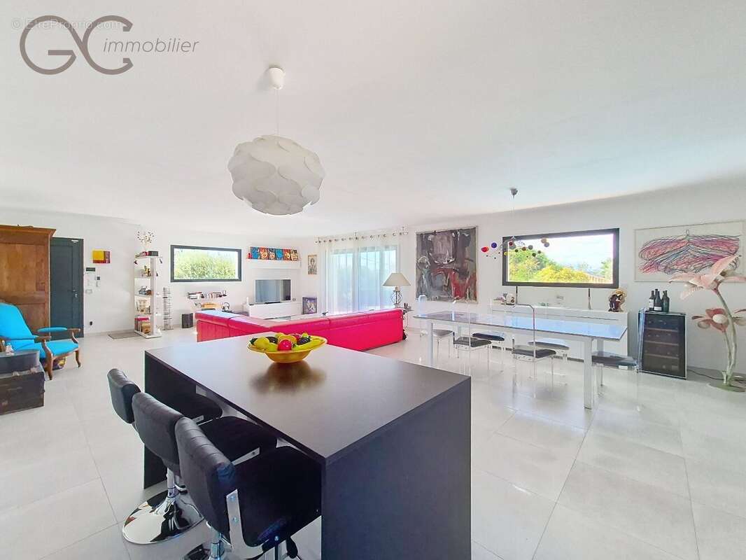 Maison à NISSAN-LEZ-ENSERUNE