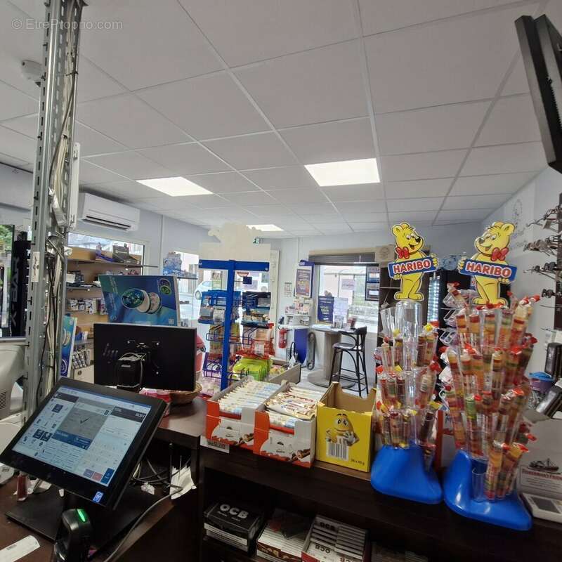 Commerce à LES ECHELLES