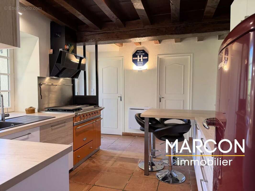 Maison à LA CELLE-DUNOISE