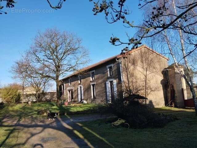 Maison à BRION-PRES-THOUET