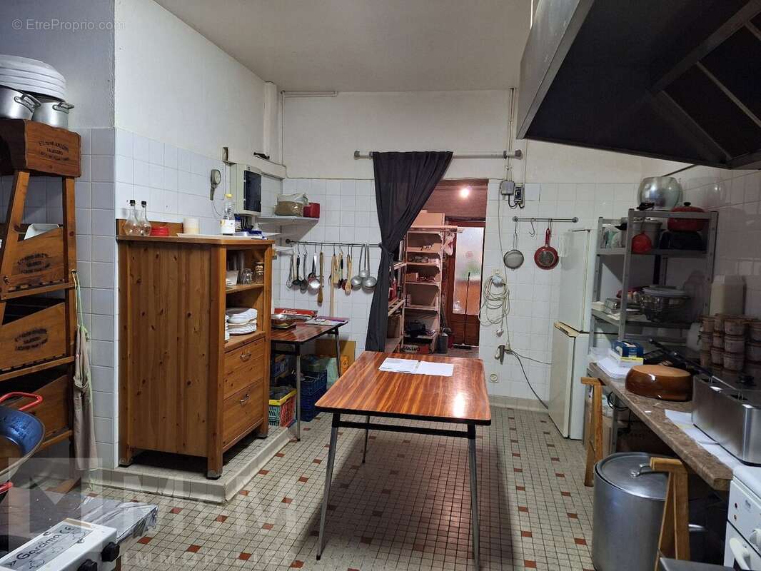 Commerce à CAMPAGNE-SUR-AUDE