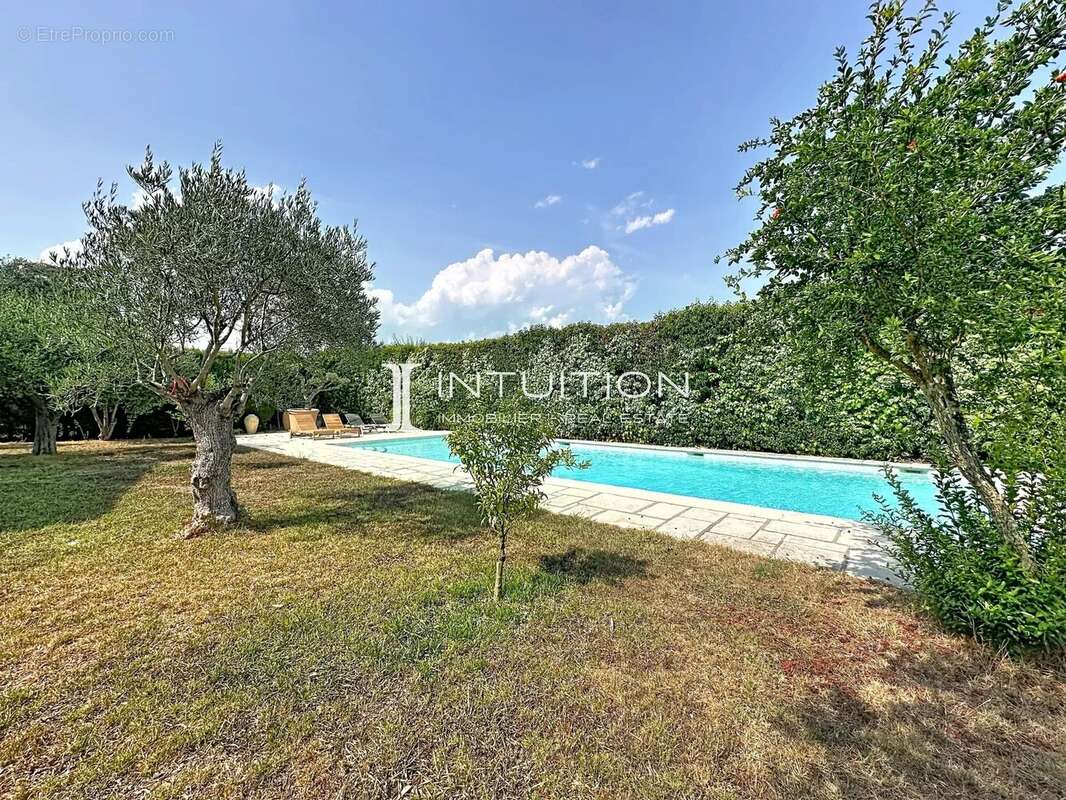 Mougins - Les Colles : Authentique villa de charme avec piscine - photo 27