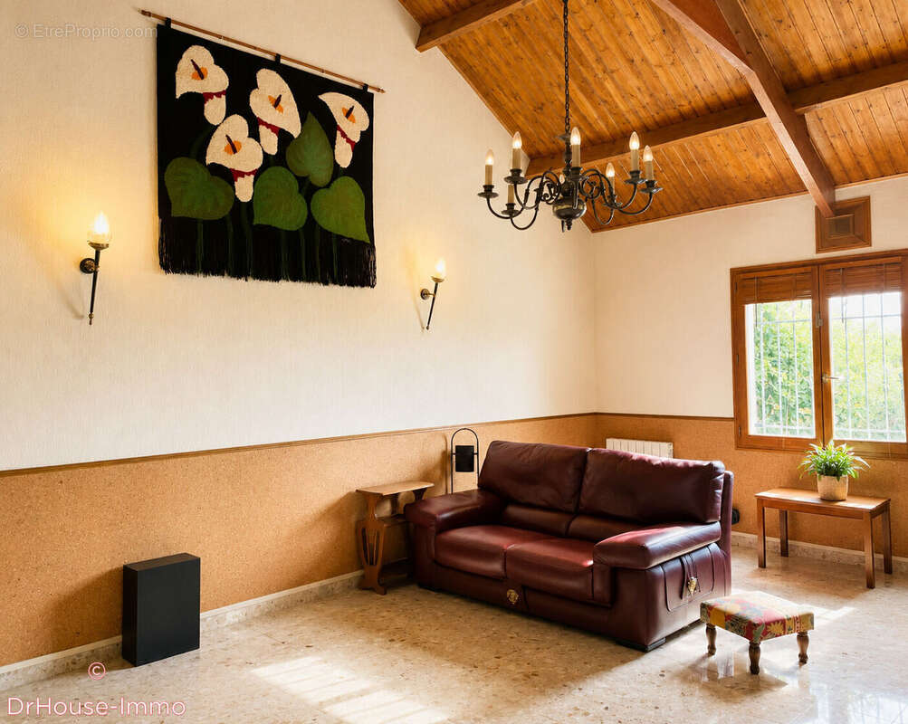 Maison 215 m² à Villers-Sur-Le-Roule  - photo 5