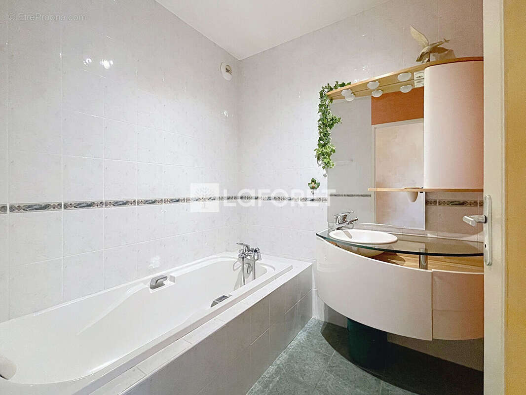 Appartement à GUILHERAND-GRANGES