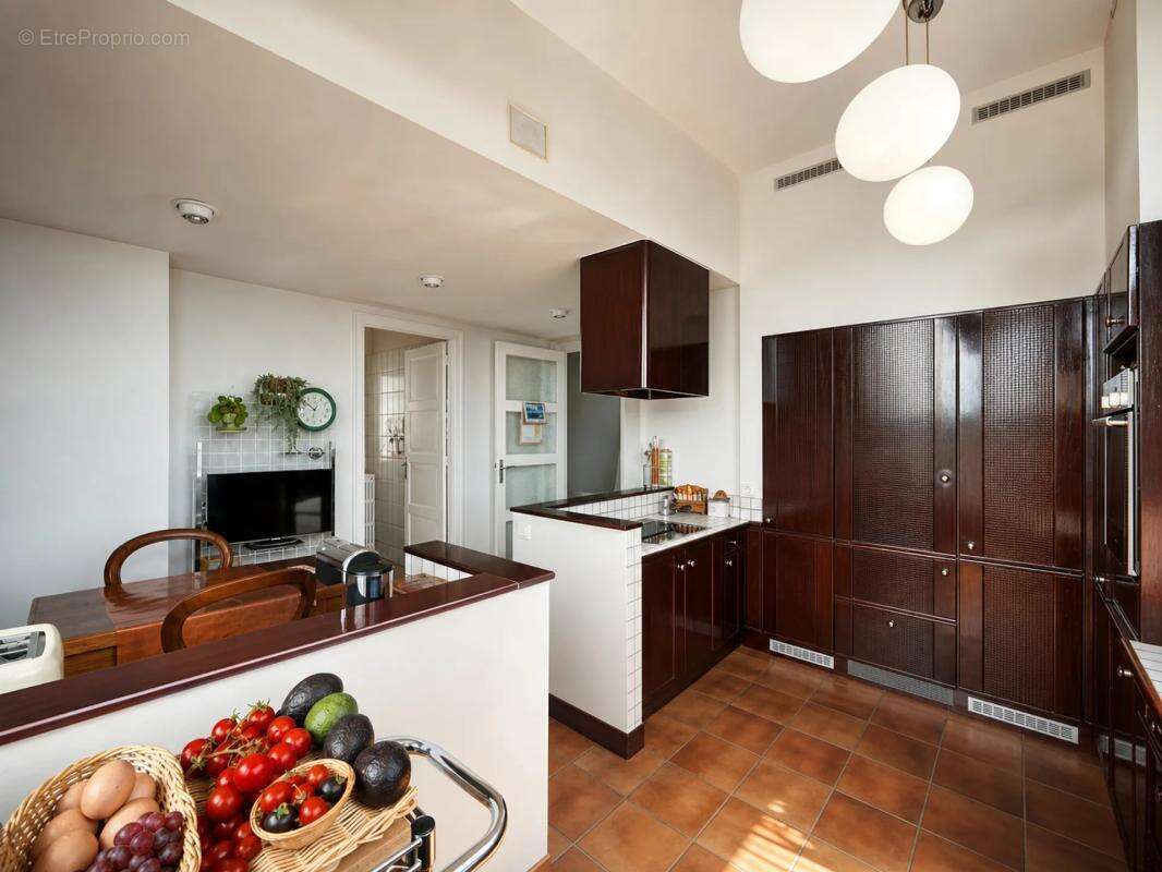 Appartement de 5 pièces de 174 m² à Saint-Étienne - photo 4