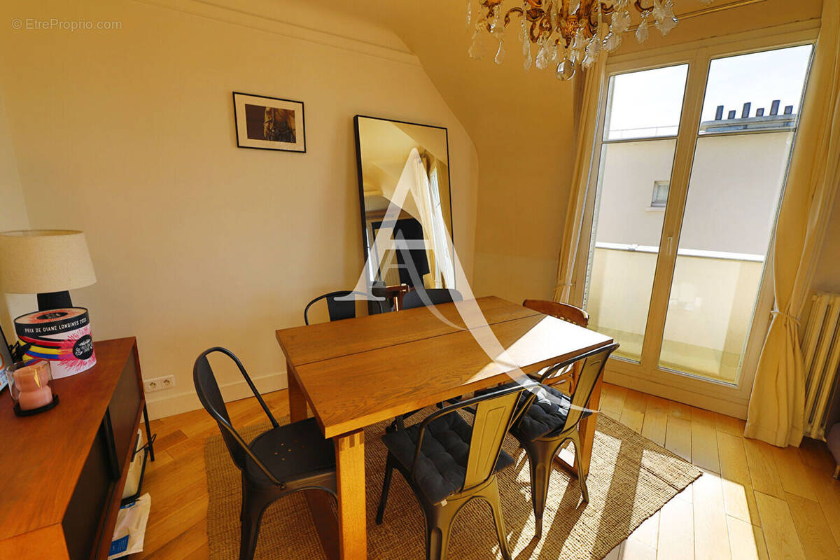 Appartement à COURBEVOIE