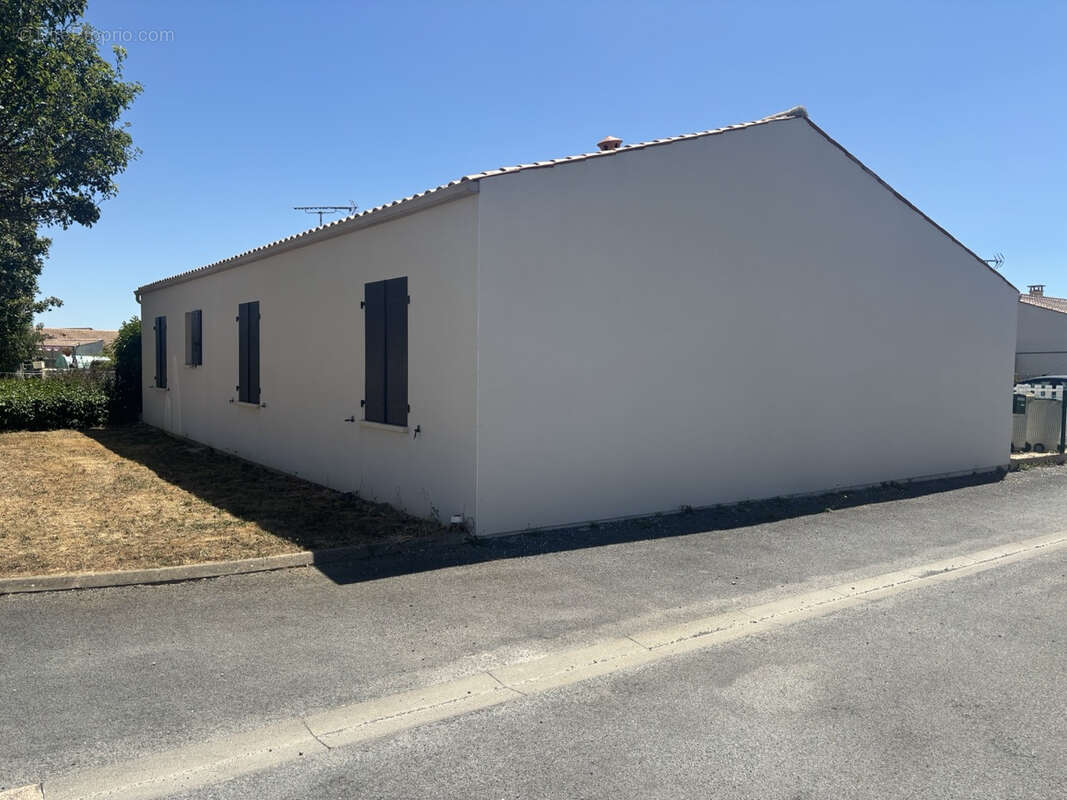 Maison plain pied de 92m2 . - photo 17