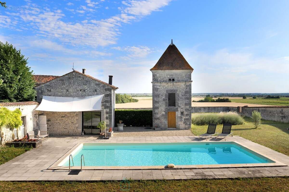 Magnifique logis du XVIIème siècle - photo 5