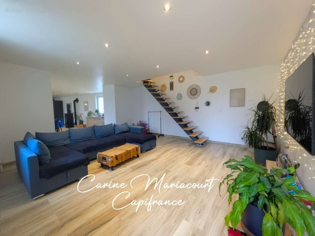 Superbe maison familiale rénovée avec charme et volumes exceptionnels / proche de saint maixent l'ecole (79) - photo 4