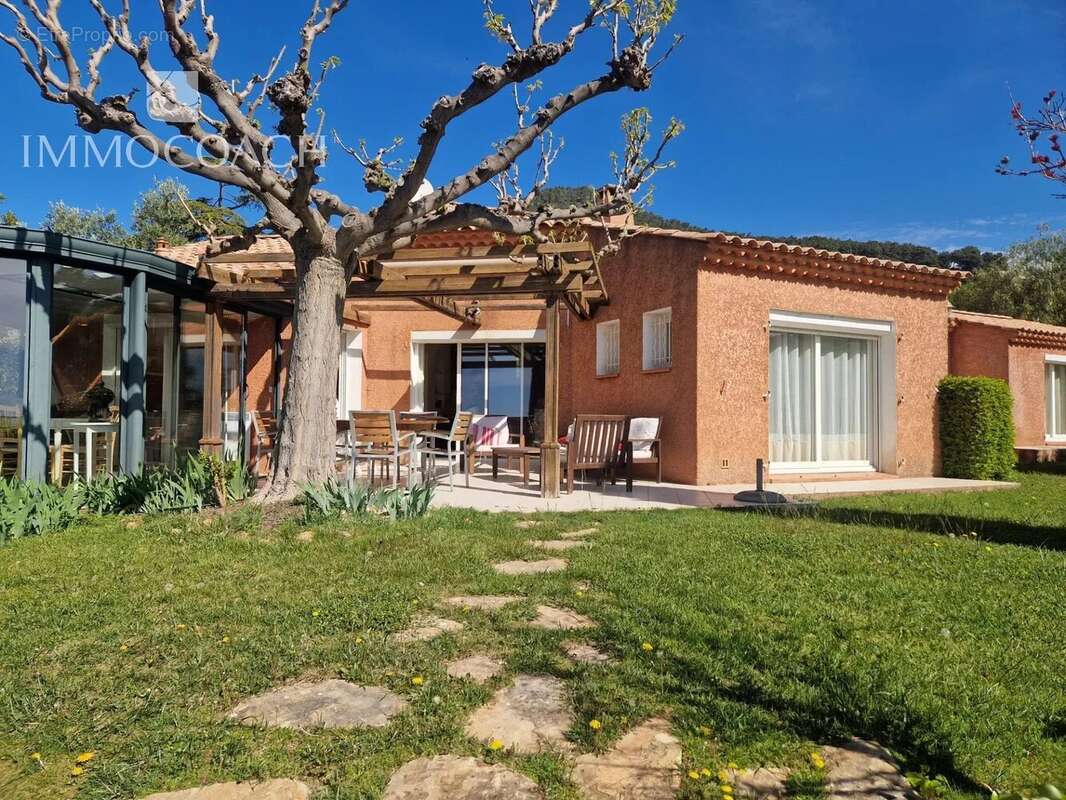 Maison à CARQUEIRANNE