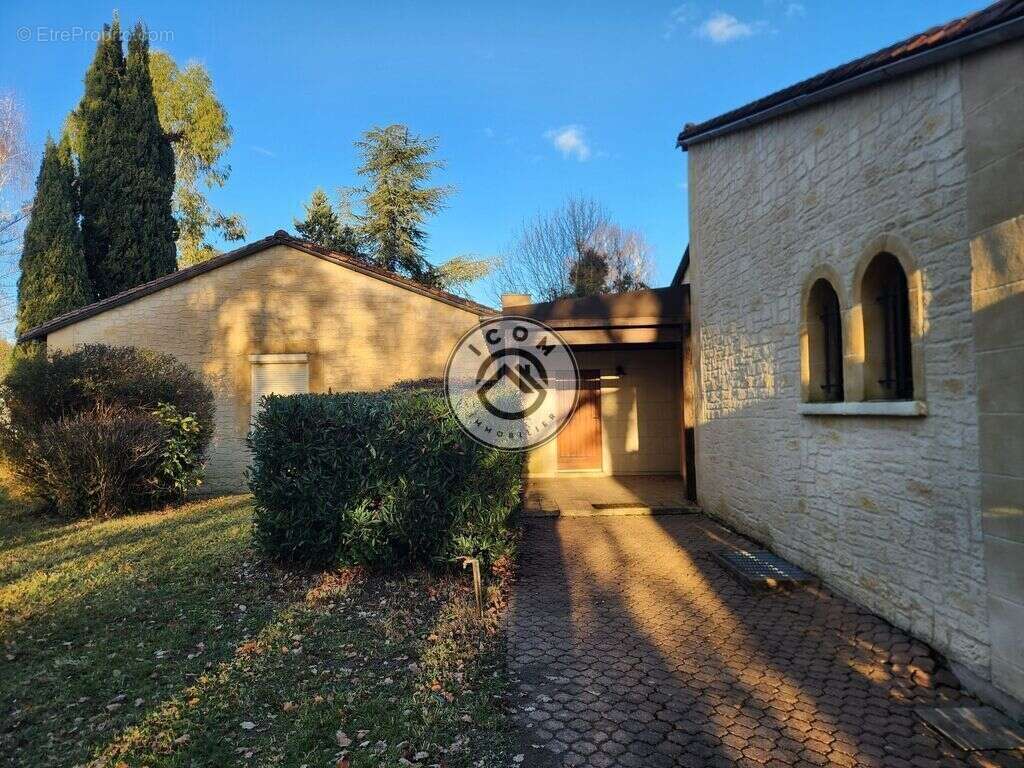 Maison à COULOUNIEIX-CHAMIERS