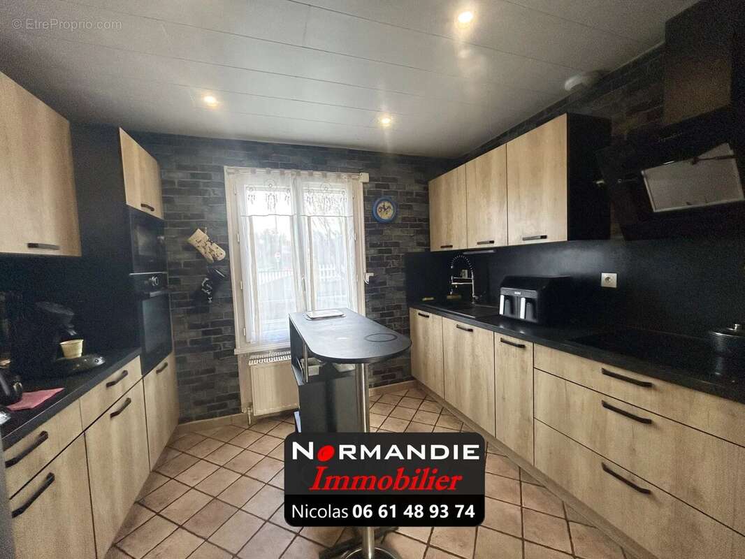 Maison à PETIVILLE
