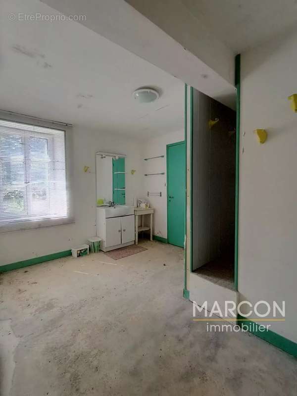 Maison à SAINT-MEDARD-LA-ROCHETTE