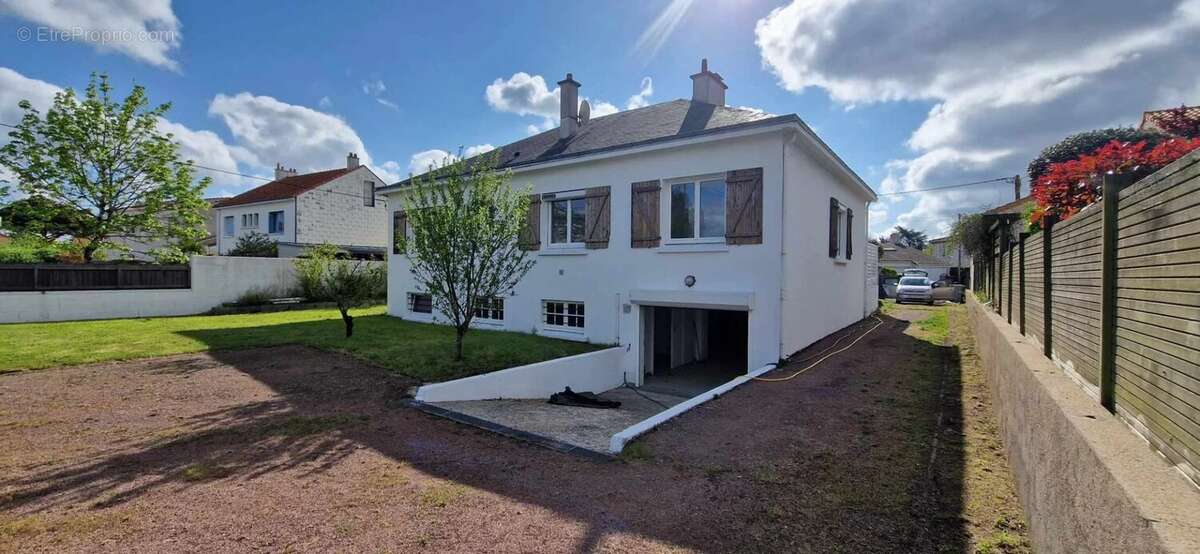 Maison à SAINT-SEBASTIEN-SUR-LOIRE