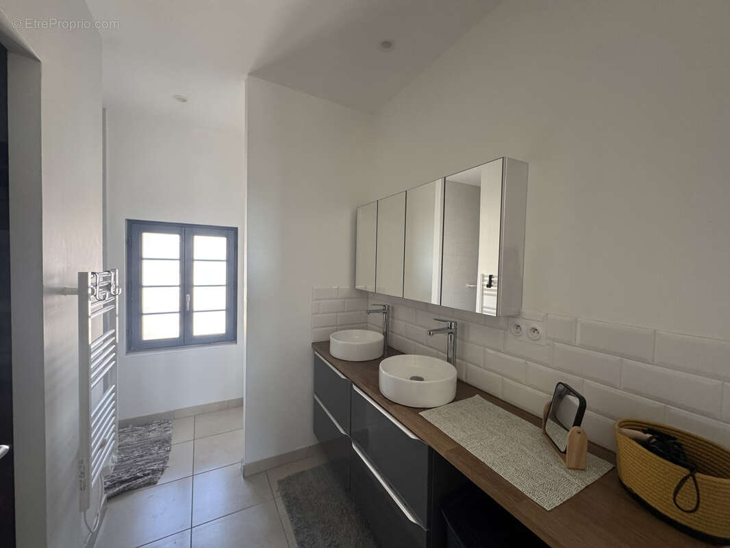Appartement à COURSAN
