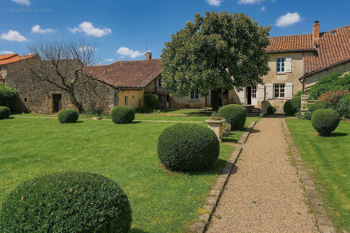 Maison à SAINT-CLAUD