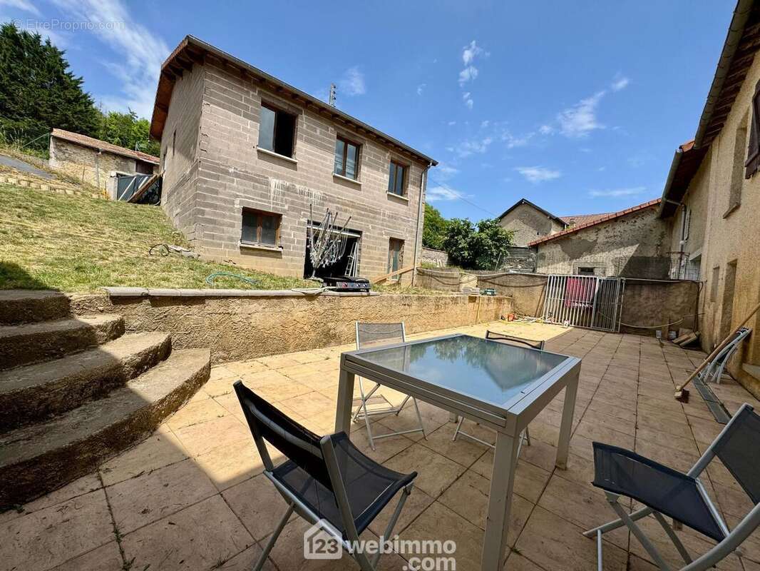 Maison à VIGNEULLES-LES-HATTONCHATEL