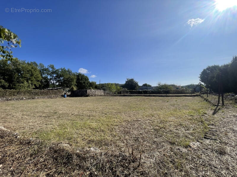 Terrain à SAINT-CEZAIRE-SUR-SIAGNE