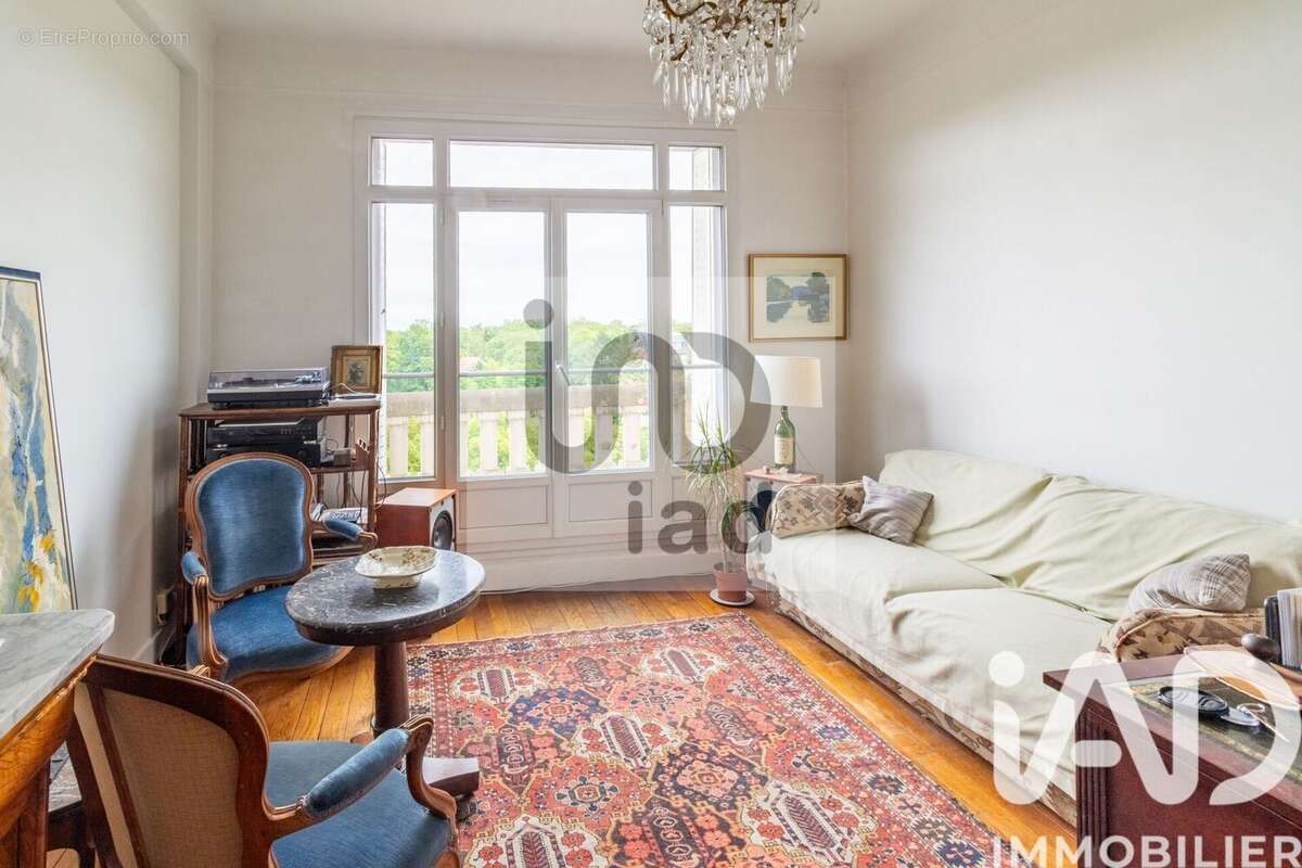 Appartement 69 m² à Le Pecq  - photo 2