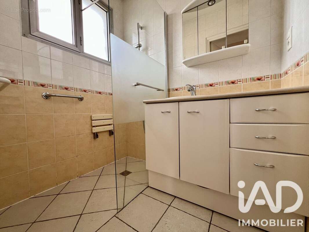 Maison 109 m² à Poisat  - photo 7