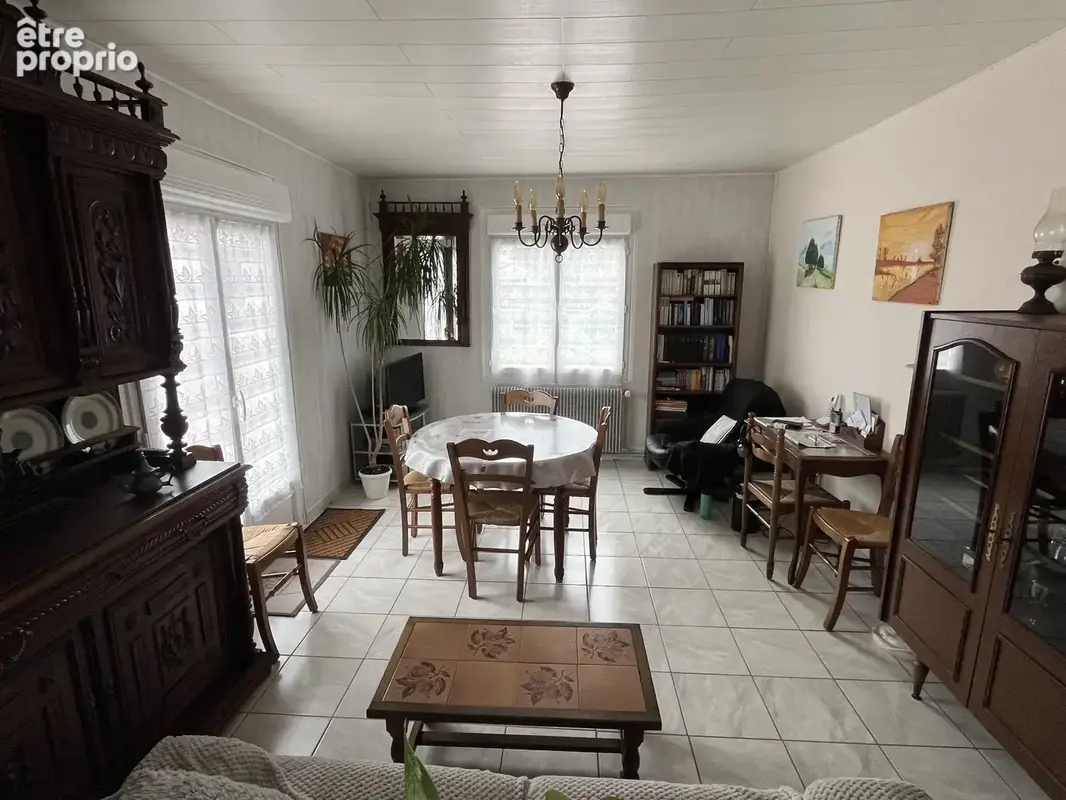 ref 113490 THOUARS proche Leclerc maison de plain pied type 3 avec garage - photo 2