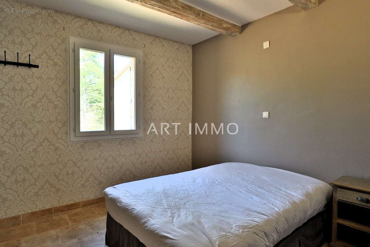 Maison à SAINT-SATURNIN-LES-APT