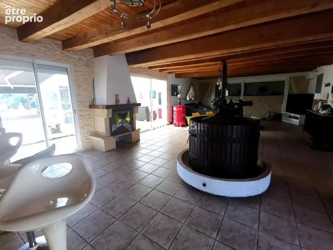 COUP DE CŒUR GARANTI — Pierres, Poutres, Piscine, Jacuzzi … et calme absolu - photo 6