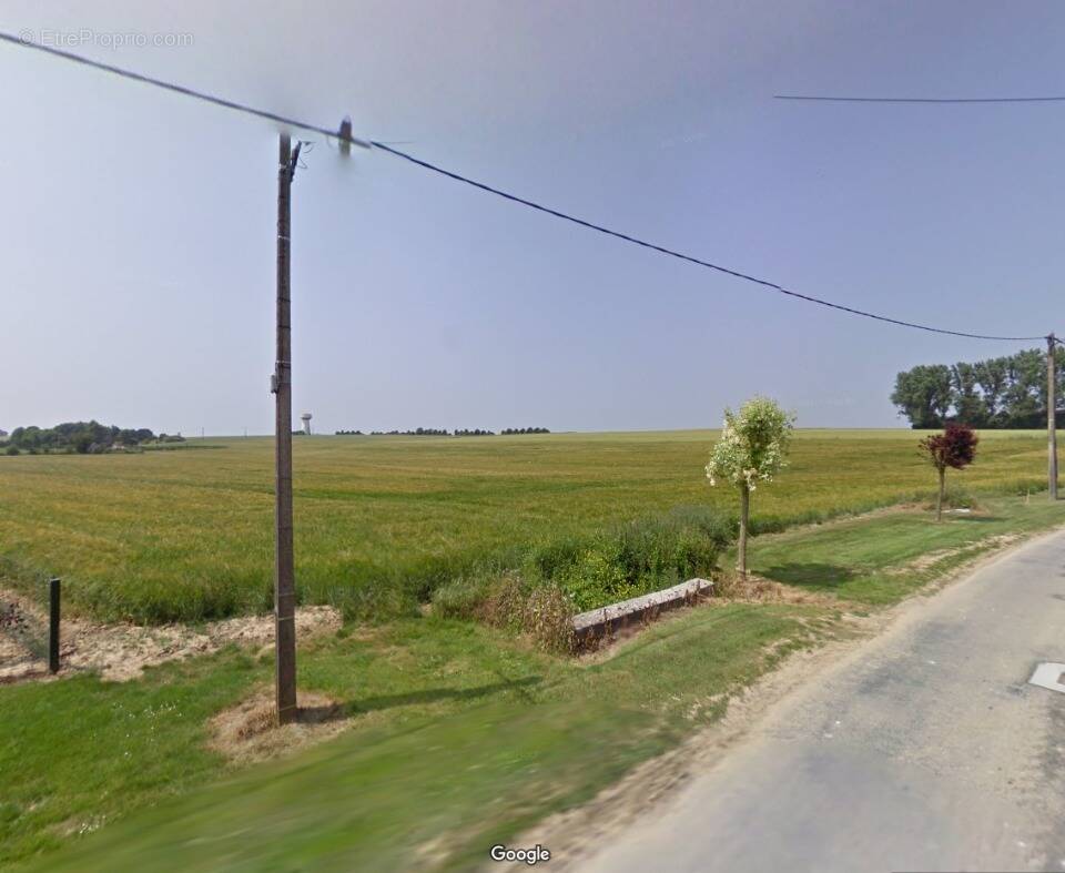 Terrain à ETRICOURT-MANANCOURT