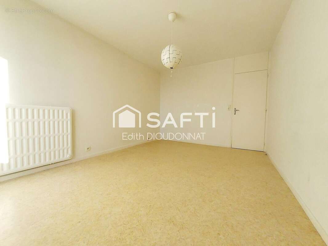 Appartement 108 m² à La Roche-Sur-Yon  - photo 7