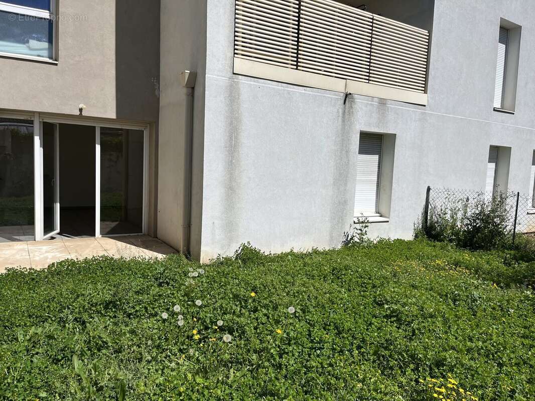Appartement à PIERRE-BENITE