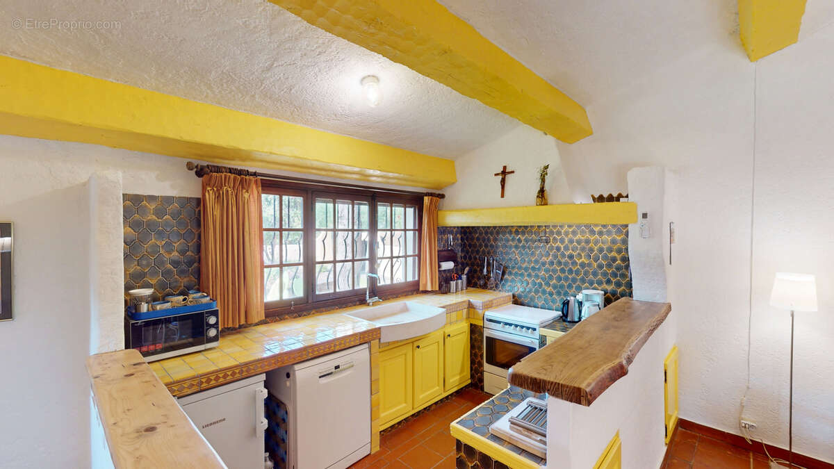 Maison à BORMES-LES-MIMOSAS