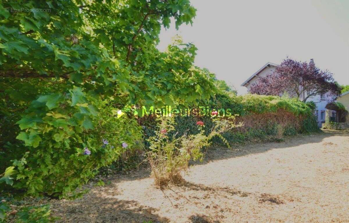 Maison à SATHONAY-CAMP