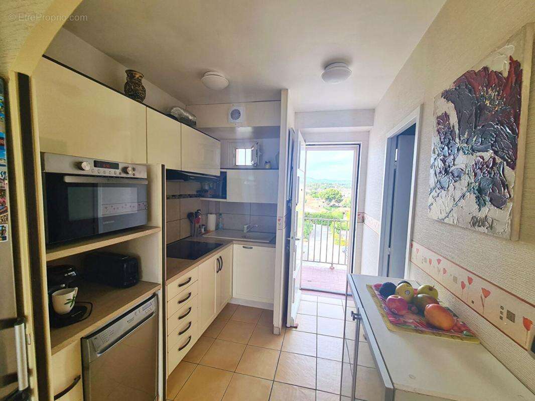 Appartement à SIX-FOURS-LES-PLAGES