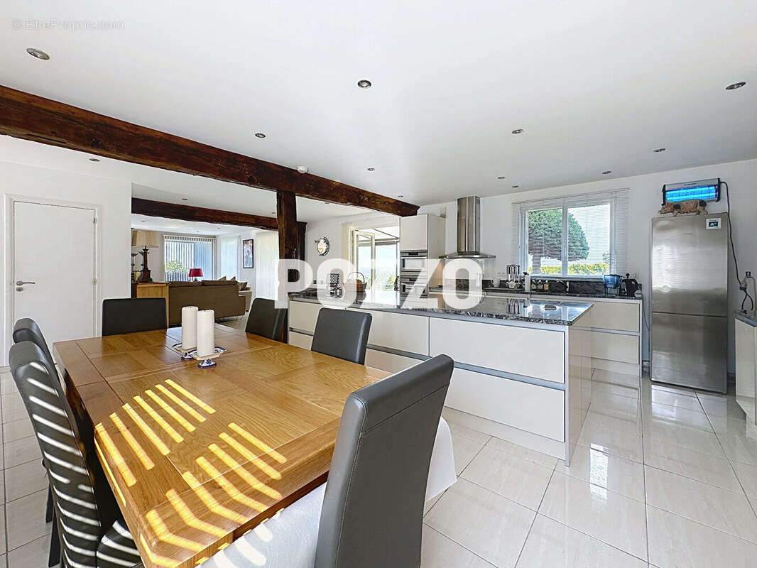 Maison à REFFUVEILLE