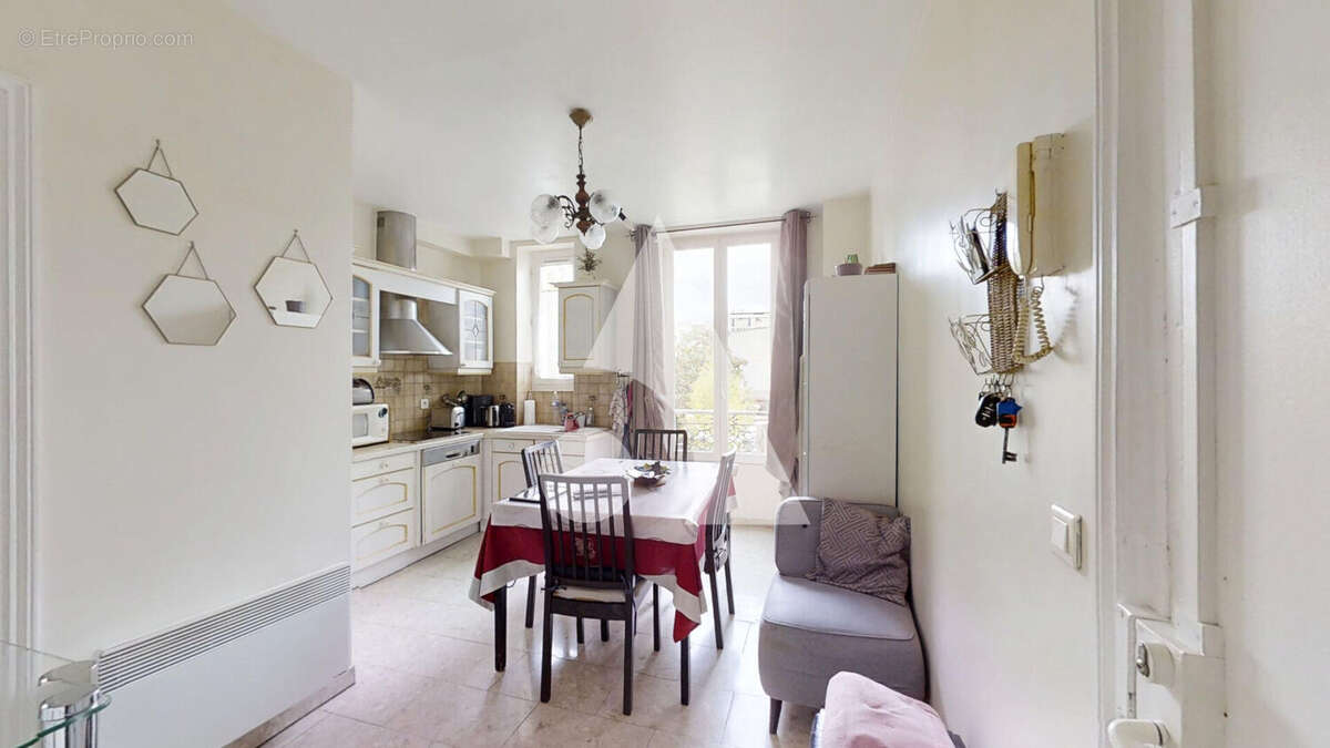 Appartement à LA GARENNE-COLOMBES