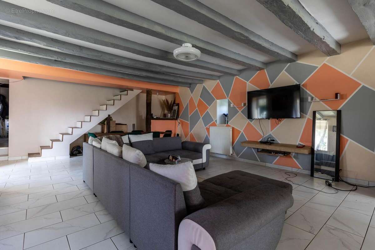 Maison 188 m² à Saint-Sornin  - photo 2