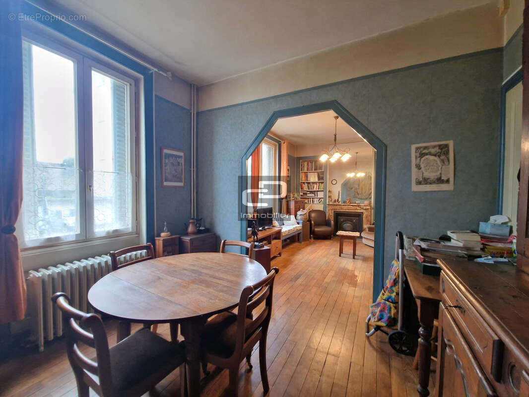 Maison à COUZON-AU-MONT-D'OR