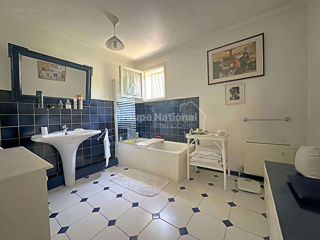 A vendre Villa T5 Fourques (Gard) - photo 7