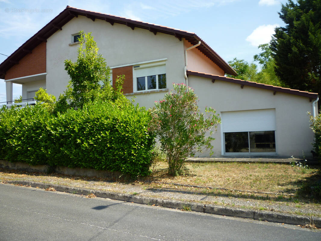 Maison à MONTAYRAL