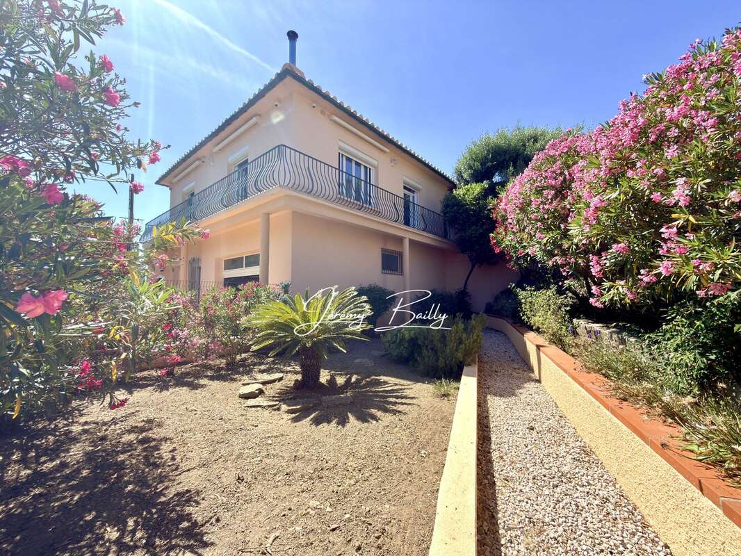 Maison à MAURY