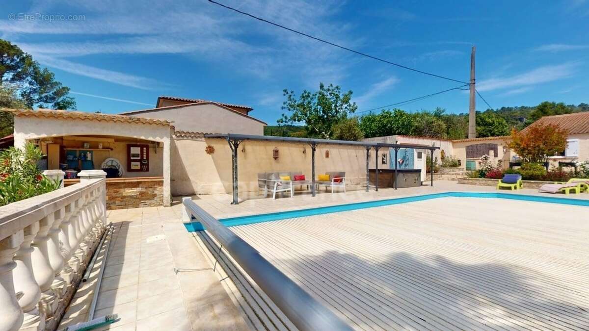 Maison à vendre 5 pièces GAREOULT (83) - photo 2