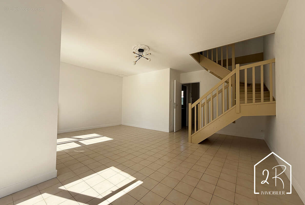 Maison de 91 m2 - Terrain de 257 m2 et garage - photo 4