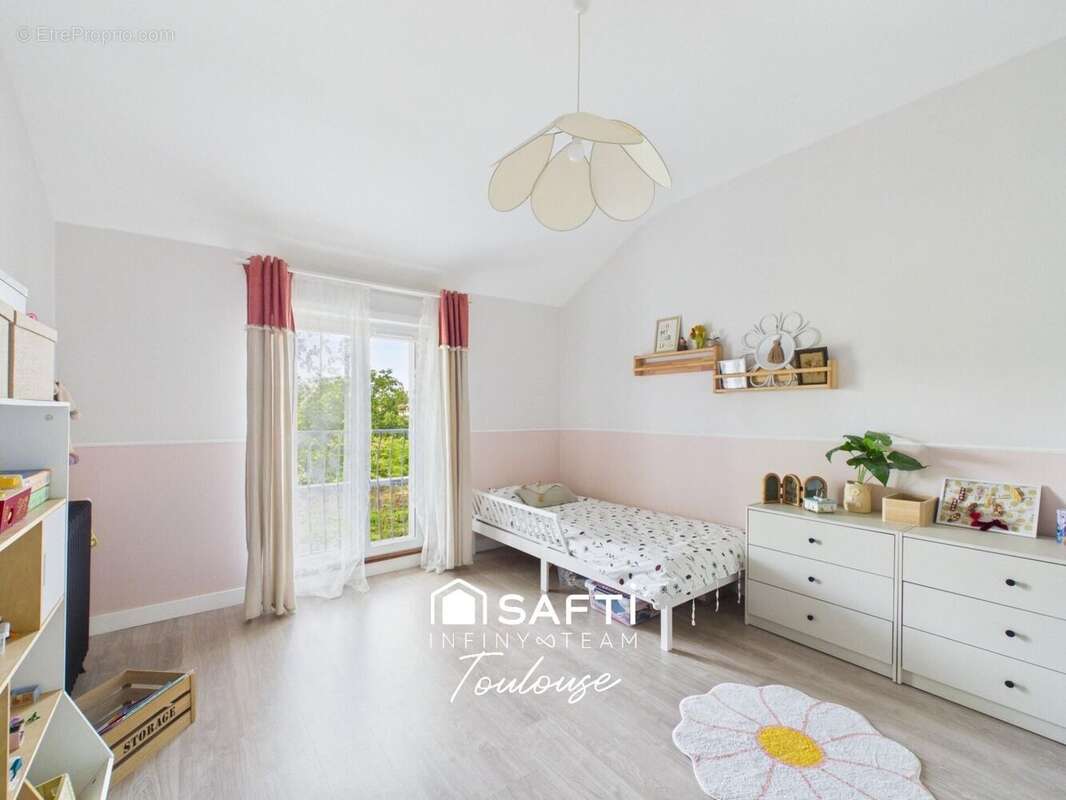 Maison 144 m² à Saint-Lys  - photo 9
