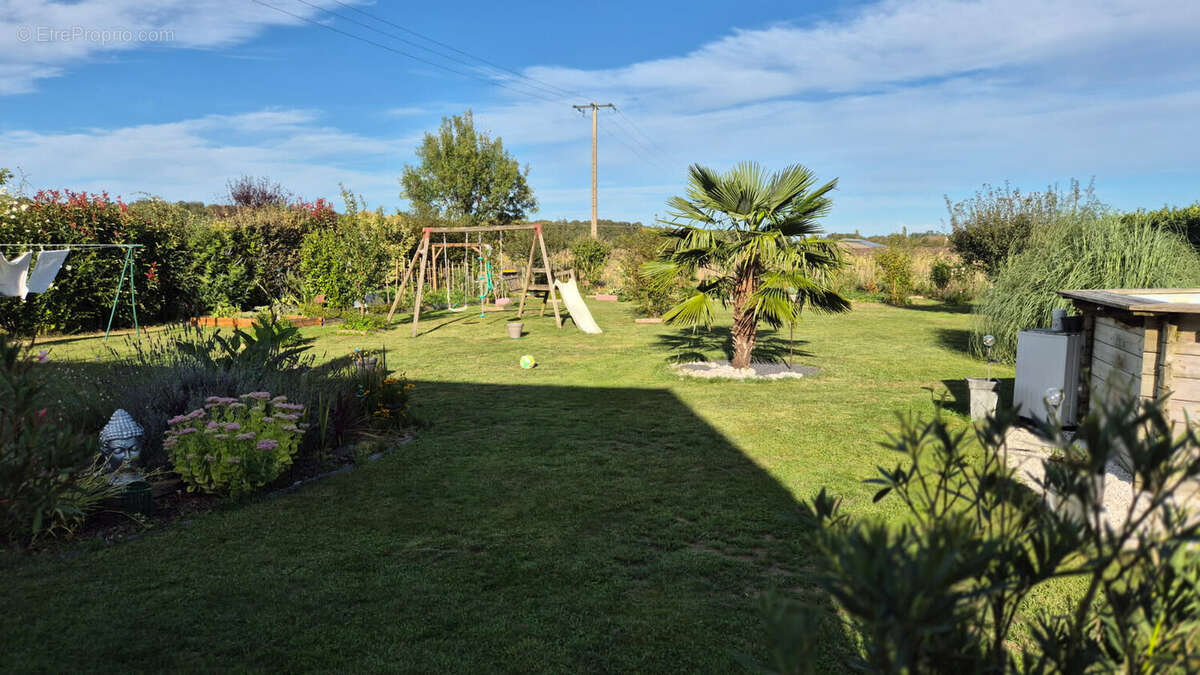 Maison à SAINT-CHRISTOPHE-EN-BRESSE
