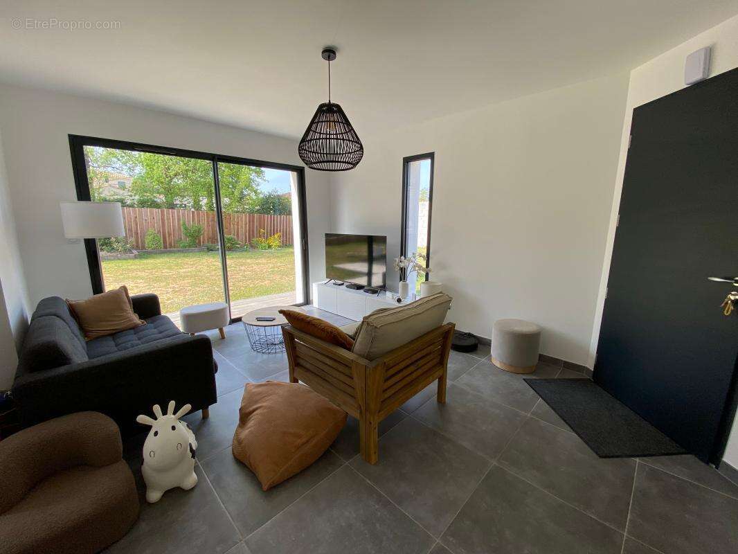 Maison à LES MATHES