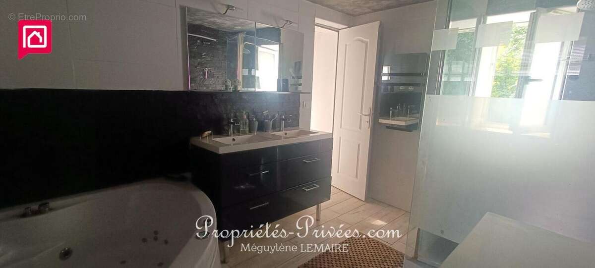 Maison à MARCILLY-LA-CAMPAGNE