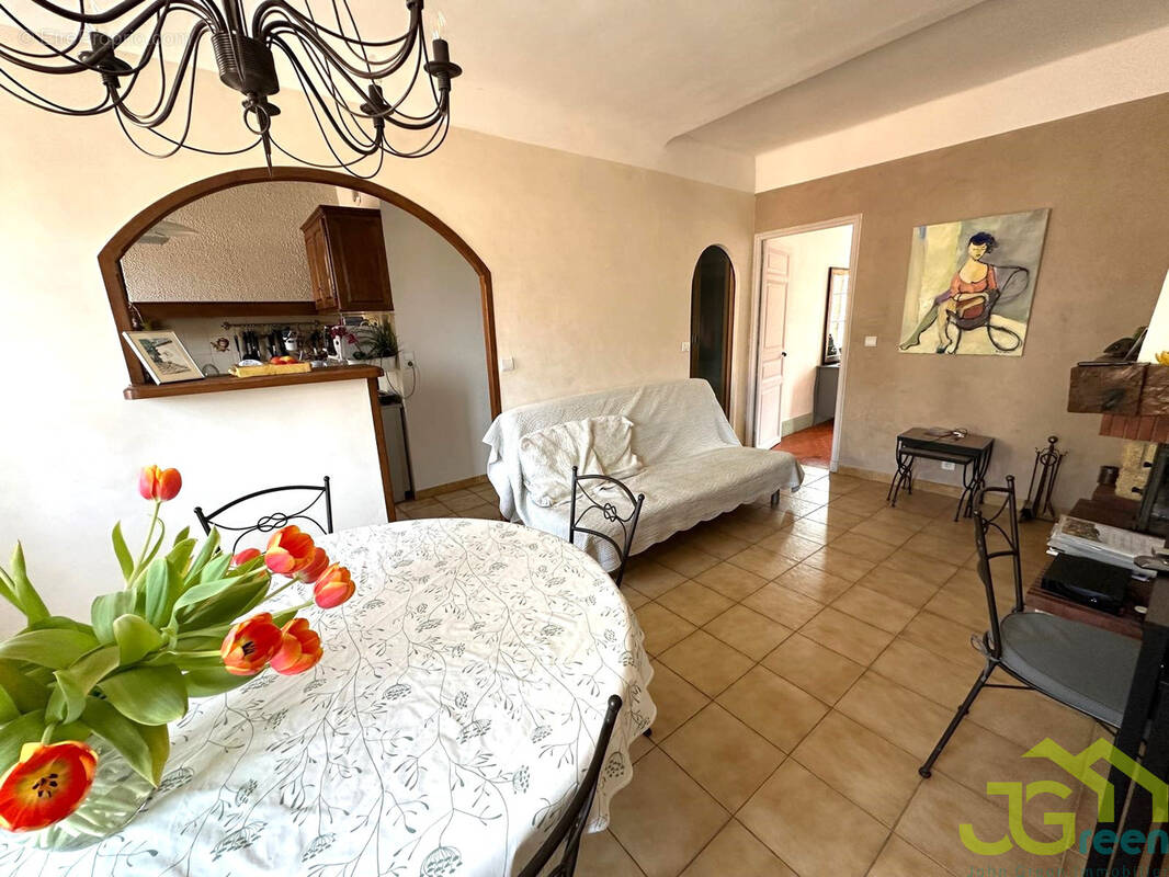 Appartement à BORMES-LES-MIMOSAS