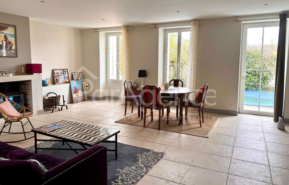 Maison charentaise 4 chambres - Parfait état - Piscine - photo 7