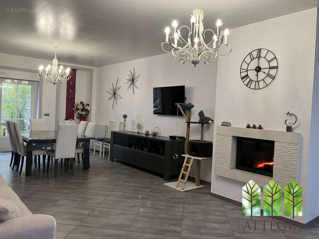 Maison 175 m² à La Chatre  - photo 7