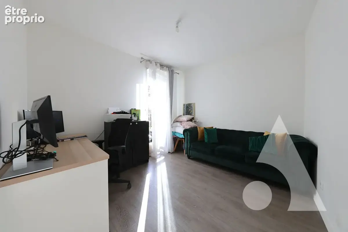 F4 avec 3 chambres, terrasse et parking privé - photo 7